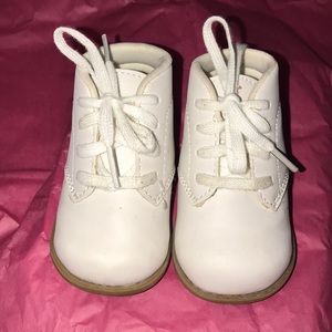 Size 3 wide boy baby shoe white dress shoes EUC